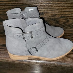 Size 10 suade booties